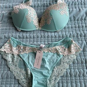 Intimissimi Push Up Bra and Panty Set